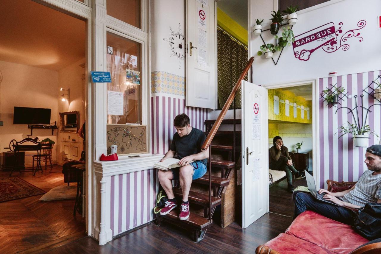 Baroque Hostel & Coworking Budapest Bagian luar foto