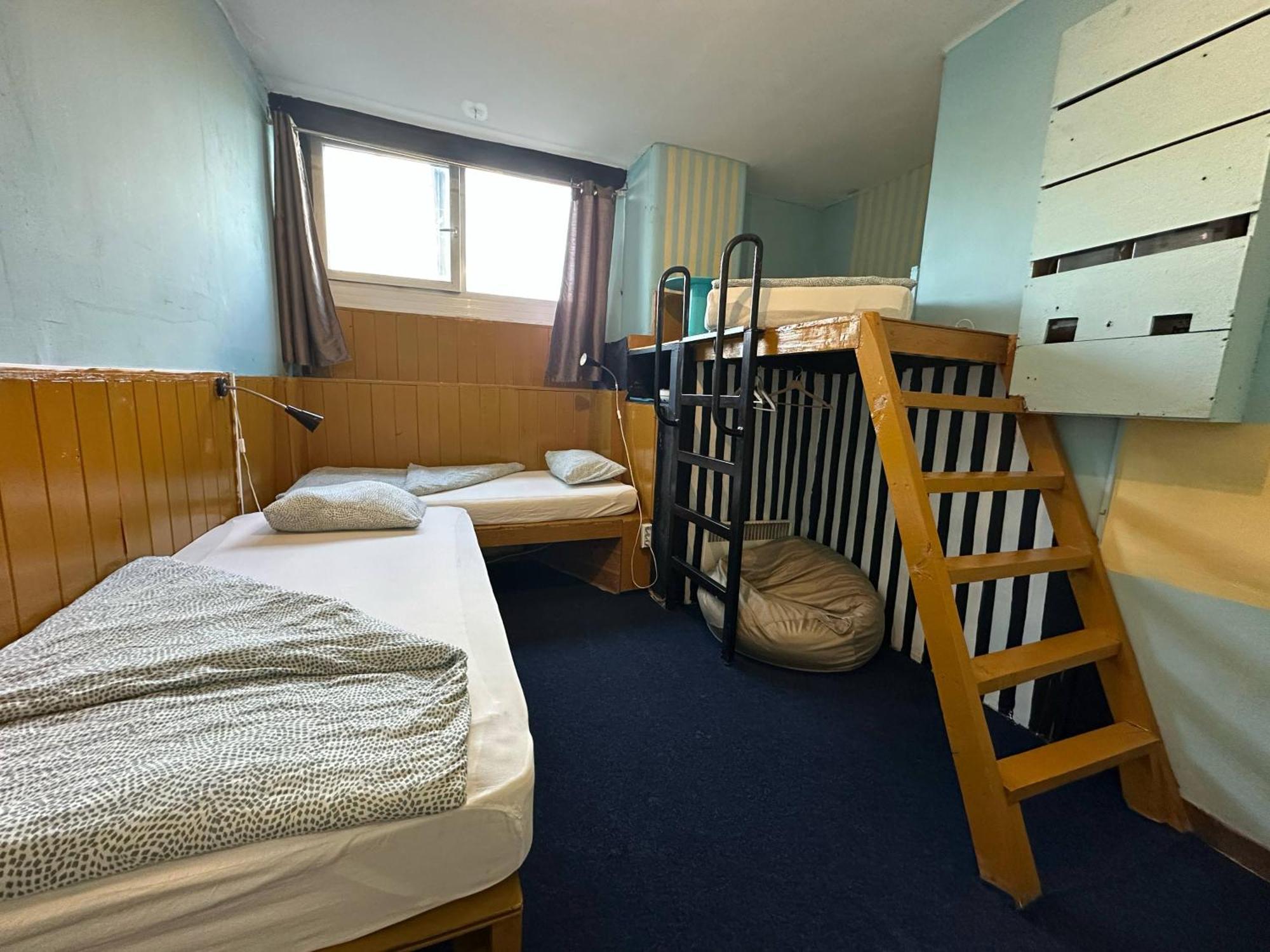 Baroque Hostel & Coworking Budapest Bagian luar foto