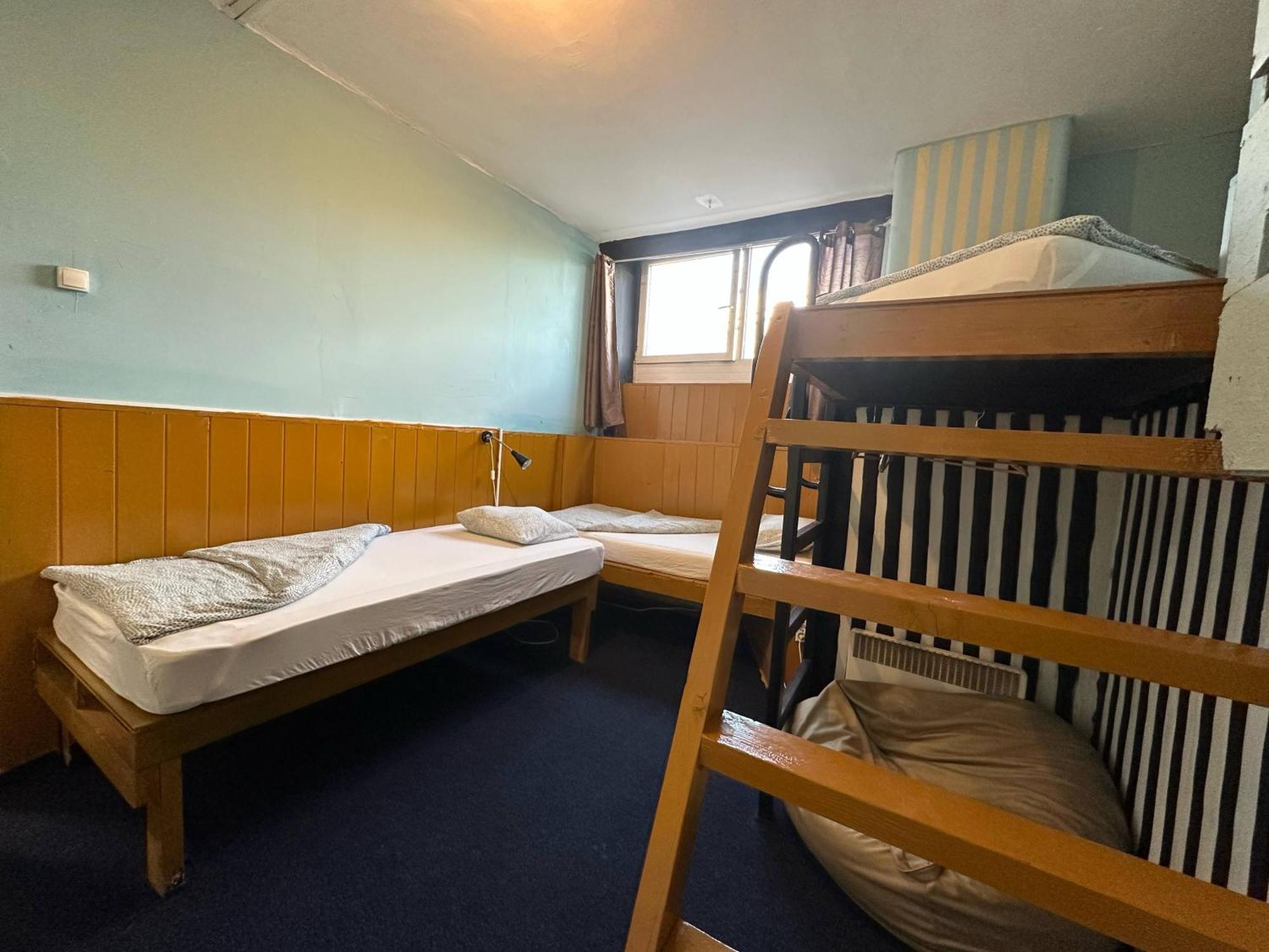 Baroque Hostel & Coworking Budapest Bagian luar foto