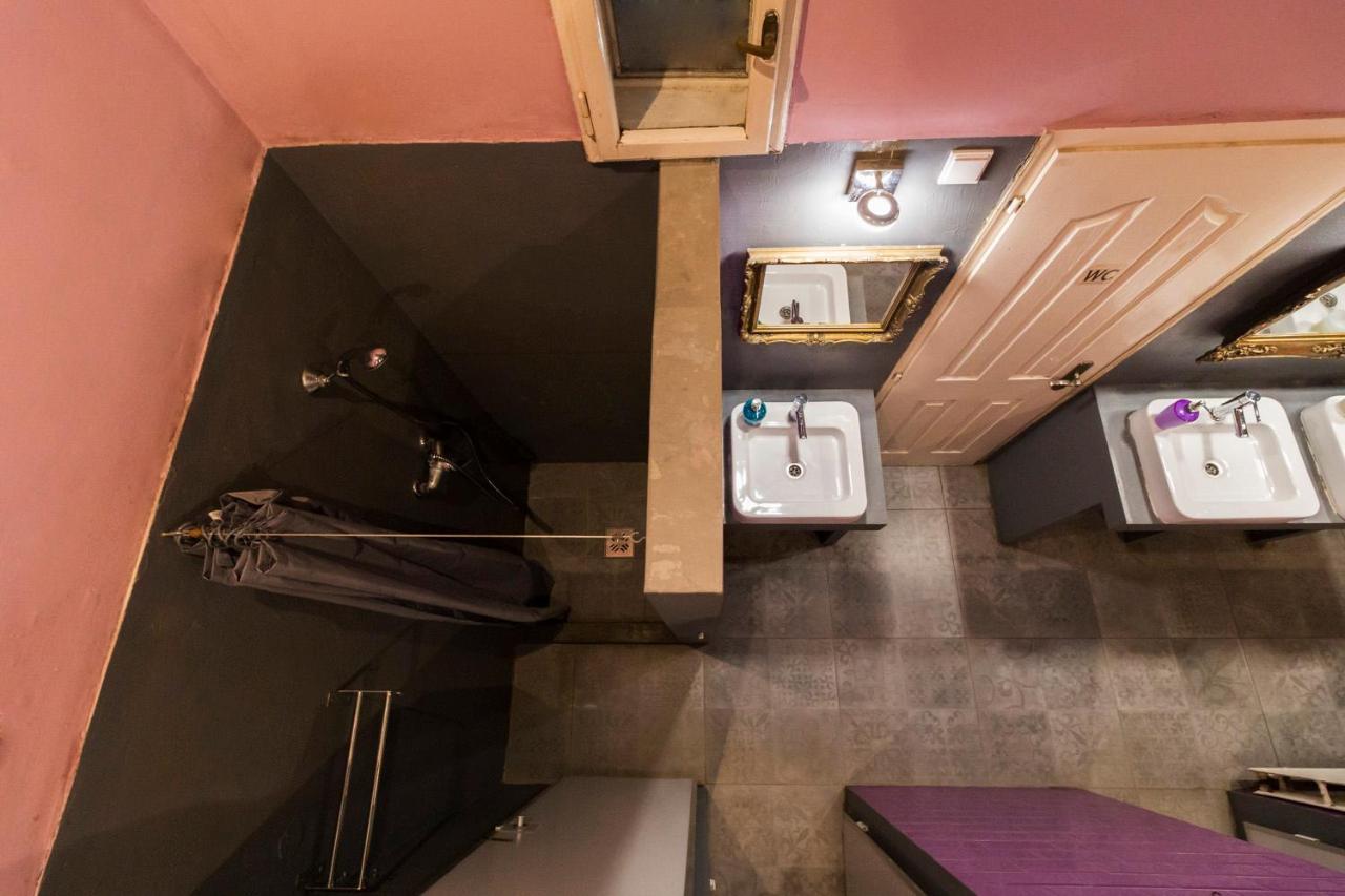 Baroque Hostel & Coworking Budapest Bagian luar foto