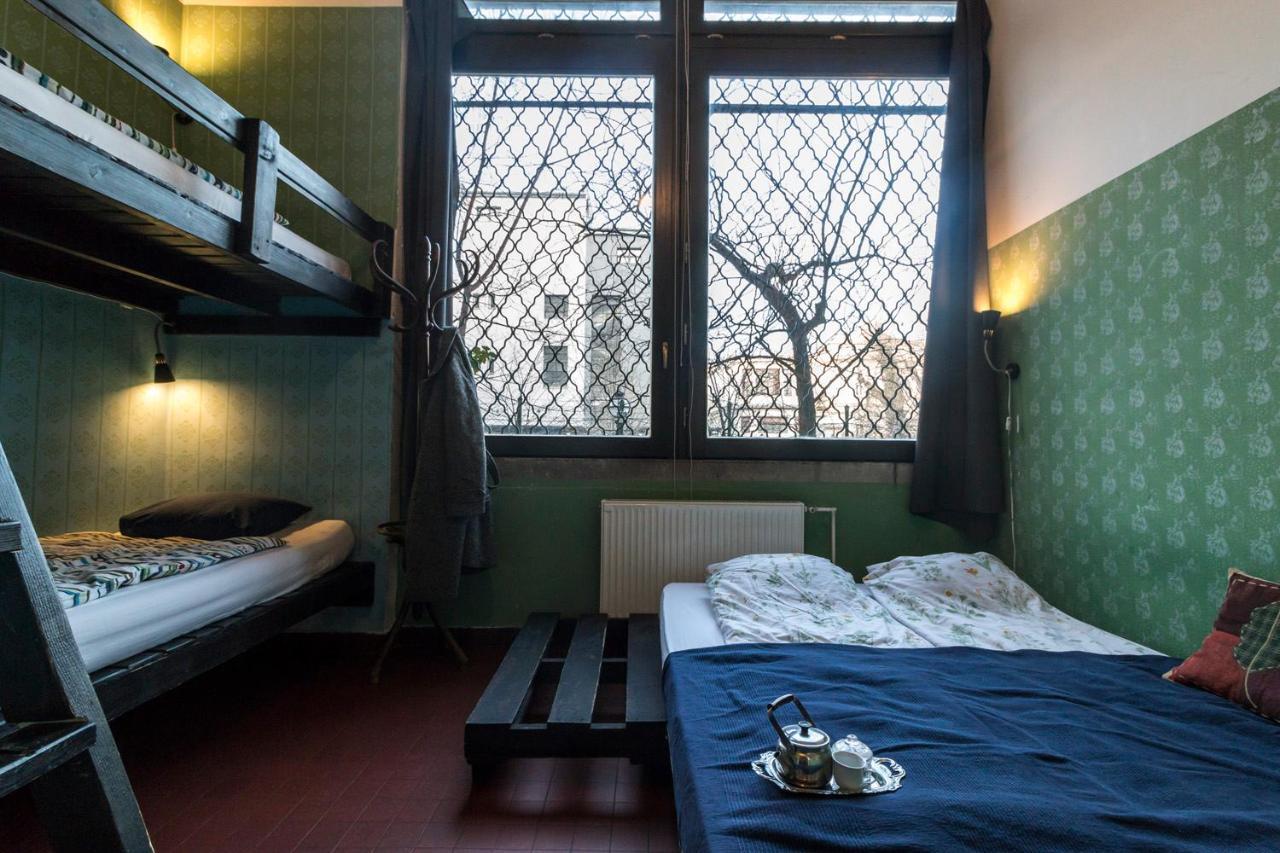Baroque Hostel & Coworking Budapest Bagian luar foto