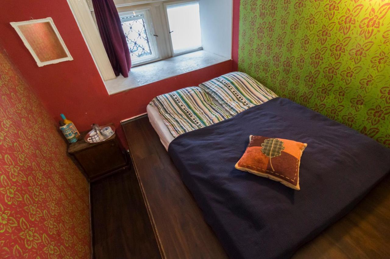 Baroque Hostel & Coworking Budapest Bagian luar foto
