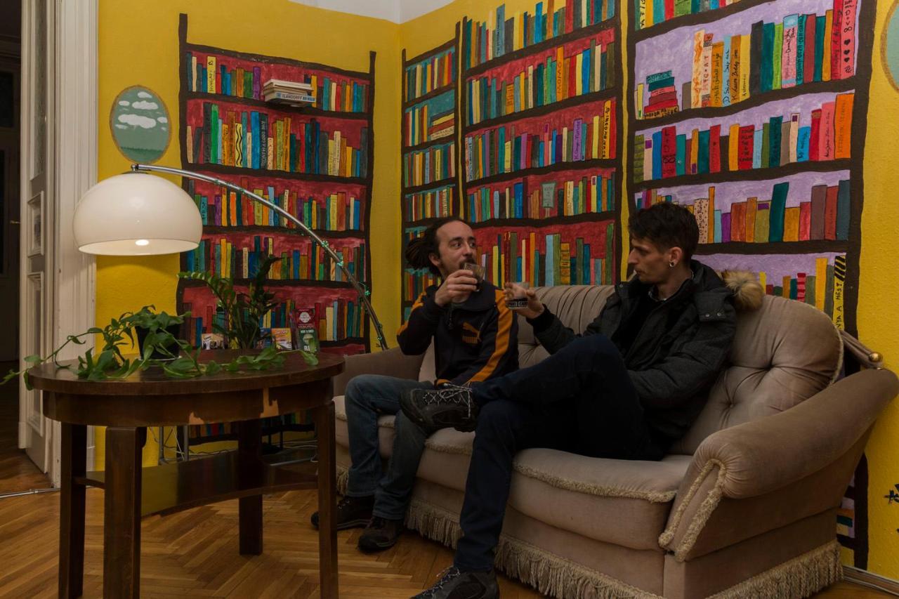 Baroque Hostel & Coworking Budapest Bagian luar foto