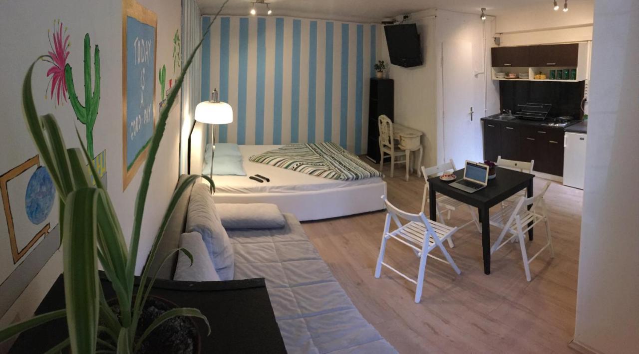 Baroque Hostel & Coworking Budapest Bagian luar foto